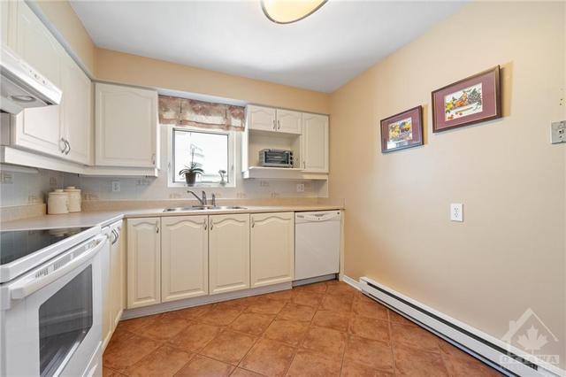 505 - 330 Centrum Blvd, Condo with 3 bedrooms, 2 bathrooms and 1 parking in Ottawa ON | Image 7