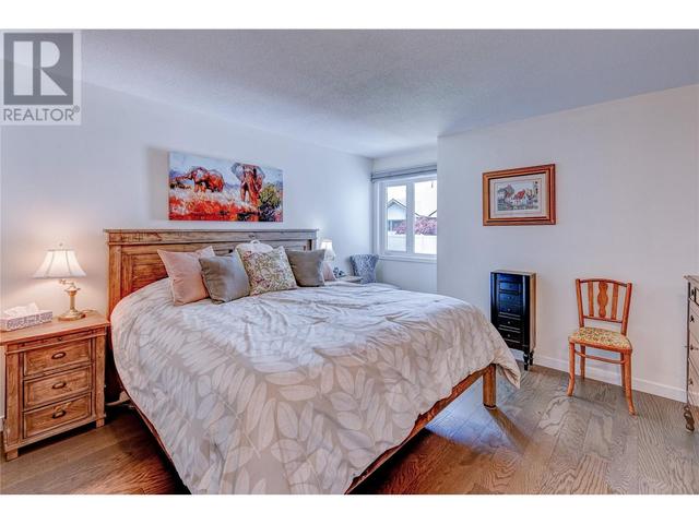 114 - 1885 Parkview Cres, House attached with 3 bedrooms, 2 bathrooms and 4 parking in Kelowna BC | Image 14