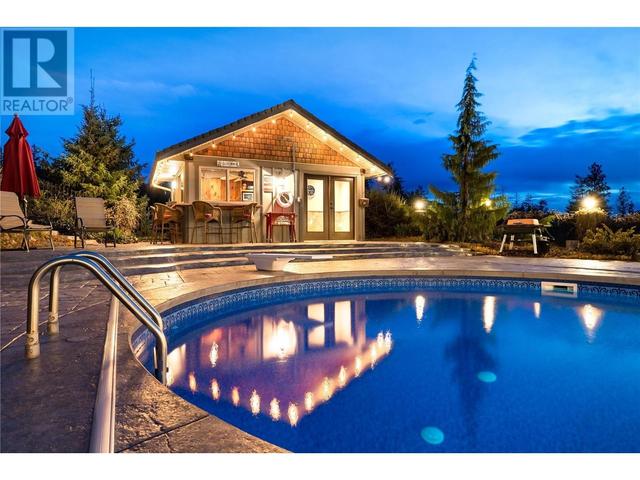 2775 Harvard Rd, House detached with 6 bedrooms, 4 bathrooms and 14 parking in Kelowna BC | Image 46