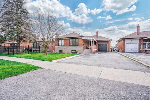 302 Culford Rd, House detached with 3 bedrooms, 2 bathrooms and 5 parking in Toronto ON | Image 22