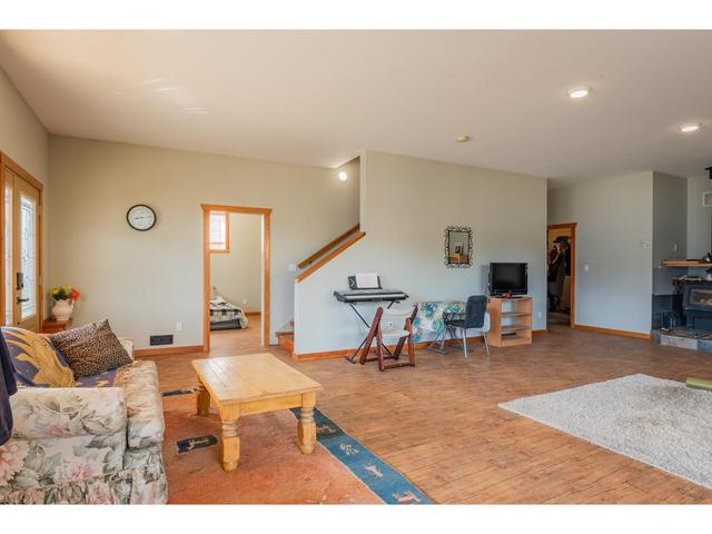 3558 Sprague St, House detached with 3 bedrooms, 4 bathrooms and null parking in Central Kootenay D BC | Image 95