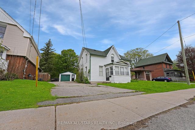 73 Victoria Ave N, House detached with 3 bedrooms, 2 bathrooms and 5 parking in Kawartha Lakes ON | Image 31