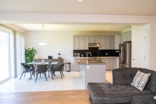 1665 Finley Cres, House detached with 4 bedrooms, 3 bathrooms and 6 parking in London ON | Image 2