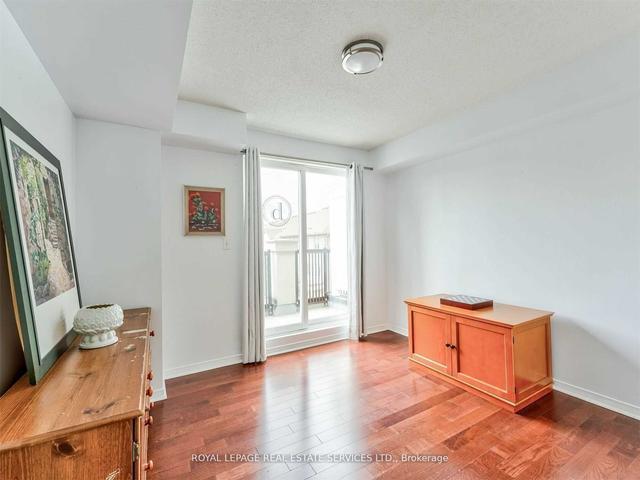 2002 - 3049 Finch Ave W, Townhouse with 4 bedrooms, 3 bathrooms and 2 parking in Toronto ON | Image 16