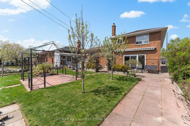 167 Regina Ave, House detached with 3 bedrooms, 3 bathrooms and 6 parking in Toronto ON | Image 32