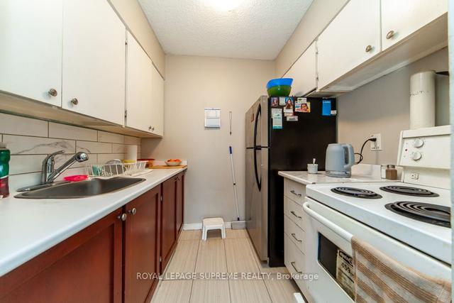 1006 - 50 Lotherton Ptway, Condo with 3 bedrooms, 1 bathrooms and 1 parking in Toronto ON | Image 11