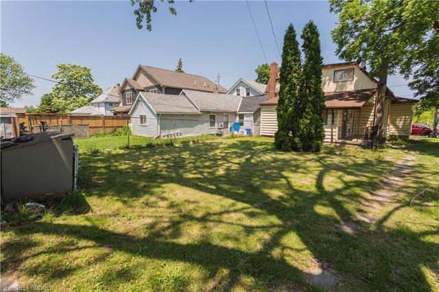27 Oakdale Avenue, House detached with 4 bedrooms, 2 bathrooms and 3 parking in St. Catharines ON | Image 6