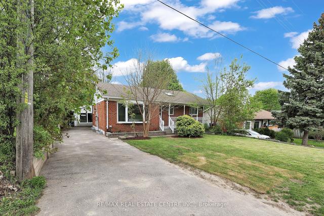10 Cleaveholm Dr, House detached with 3 bedrooms, 2 bathrooms and 4 parking in Halton Hills ON | Image 34
