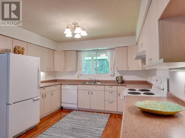 2241 Roberts Road, House detached with 6 bedrooms, 3 bathrooms and 1 parking in Powell River C BC | Image 36