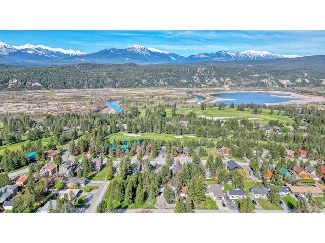 7501 Rivercrest Rd, House detached with 2 bedrooms, 1 bathrooms and 4 parking in Radium Hot Springs BC | Image 32