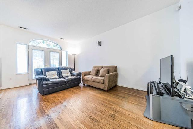 TH-2 - 5001 Finch Ave E, Townhouse with 3 bedrooms, 3 bathrooms and 1 parking in Toronto ON | Image 4