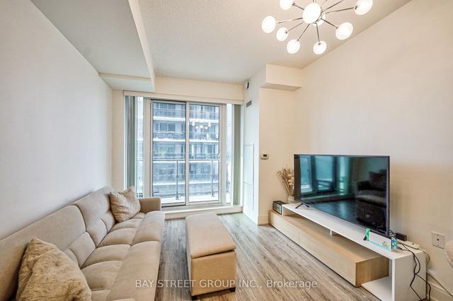 910 - 9600 Yonge St, Condo with 1 bedrooms, 1 bathrooms and 1 parking in Richmond Hill ON | Image 3