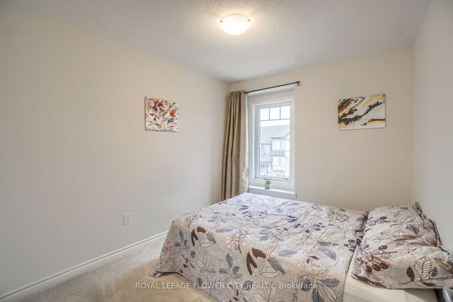 70 Bannister Cres, House attached with 3 bedrooms, 3 bathrooms and 2 parking in Brampton ON | Image 20