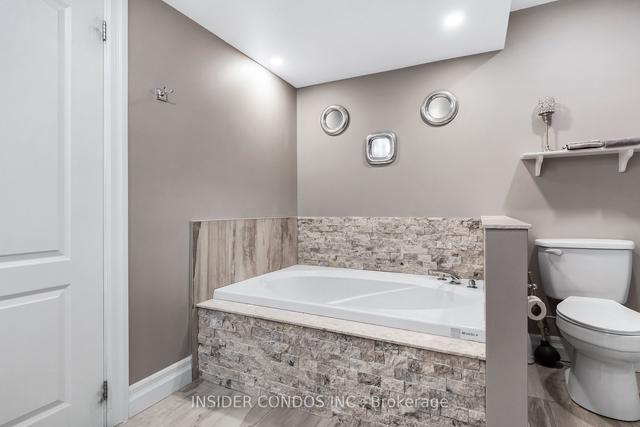111 Regency View Hts, House detached with 3 bedrooms, 3 bathrooms and 6 parking in Vaughan ON | Image 30