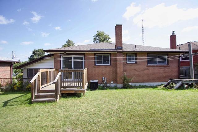 226 Linden Ct, House detached with 3 bedrooms, 2 bathrooms and 3 parking in Oshawa ON | Image 8