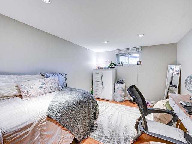 54 S Oval, House detached with 4 bedrooms, 2 bathrooms and 3 parking in Hamilton ON | Image 21