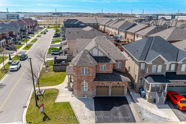 71 Ledger Point Cres, House detached with 4 bedrooms, 5 bathrooms and 6 parking in Brampton ON | Image 1