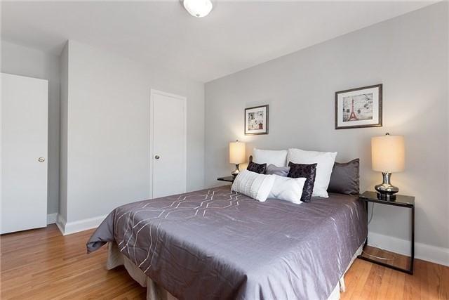 260 Ranee Ave, House detached with 3 bedrooms, 2 bathrooms and 3 parking in Toronto ON | Image 9