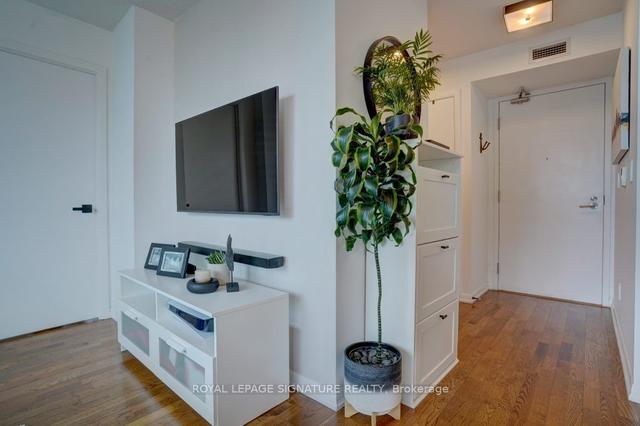 1611 - 215 Fort York Blvd, Condo with 2 bedrooms, 1 bathrooms and 1 parking in Toronto ON | Image 23