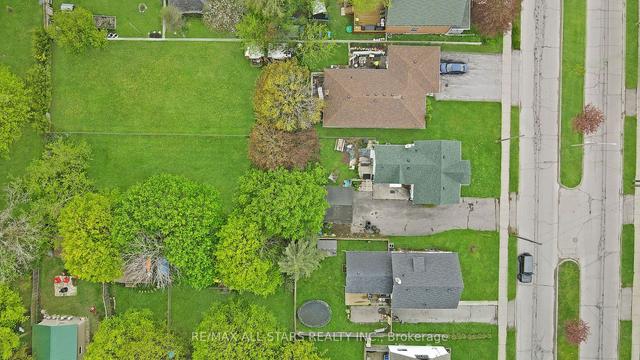 73 Victoria Ave N, House detached with 3 bedrooms, 2 bathrooms and 5 parking in Kawartha Lakes ON | Image 37