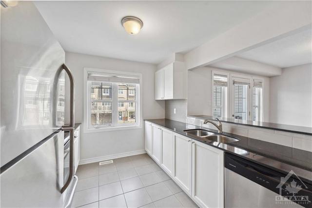 420 Rosingdale St, Townhouse with 2 bedrooms, 2 bathrooms and 3 parking in Ottawa ON | Image 11