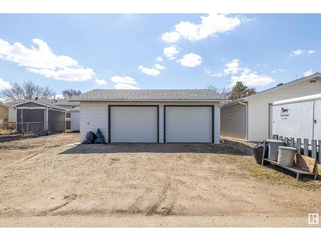 4223 40 Ave, House detached with 5 bedrooms, 2 bathrooms and null parking in Stony Plain AB | Image 45