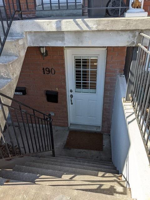 190 Wiltshire Ave, Townhouse with 2 bedrooms, 1 bathrooms and 1 parking in Toronto ON | Image 2