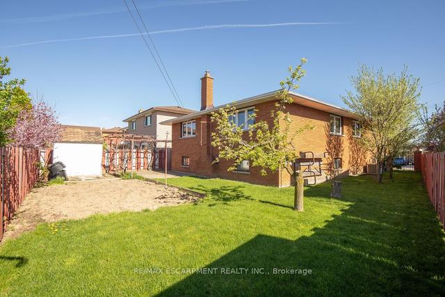 92 Taymall St, House detached with 3 bedrooms, 2 bathrooms and 5 parking in Hamilton ON | Image 32