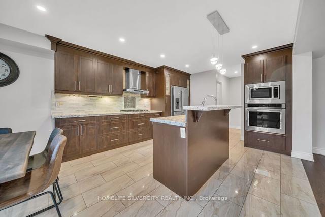 425 Woodbine Ave, House detached with 4 bedrooms, 4 bathrooms and 6 parking in Kitchener ON | Image 38