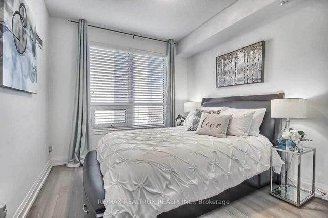 912 - 7890 Bathurst St, Condo with 1 bedrooms, 1 bathrooms and 1 parking in Vaughan ON | Image 3
