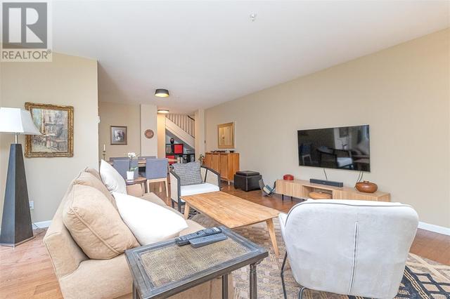 303 - 1361 Hillside Ave, Condo with 2 bedrooms, 3 bathrooms and 1 parking in Victoria BC | Image 11