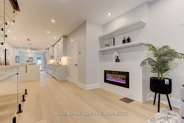 54 Montrose Ave, House semidetached with 3 bedrooms, 4 bathrooms and 2 parking in Toronto ON | Image 37