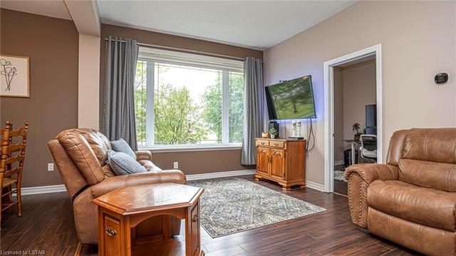 9062 Sharon Road, House detached with 4 bedrooms, 2 bathrooms and null parking in London ON | Image 5