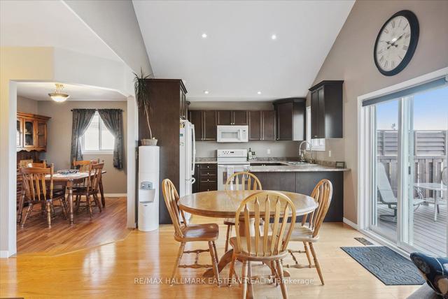 2678 Foxmeadow Rd, House detached with 4 bedrooms, 3 bathrooms and 5 parking in Peterborough ON | Image 2