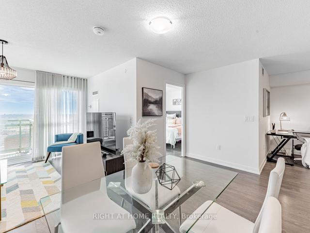 2716 - 275 Village Green Sq, Condo with 2 bedrooms, 2 bathrooms and 1 parking in Toronto ON | Image 3