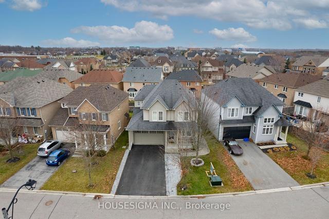 95 Eclipse Pl, House detached with 4 bedrooms, 4 bathrooms and 6 parking in Oshawa ON | Image 29