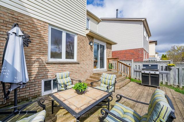 29 Mcmann Cres, House detached with 3 bedrooms, 2 bathrooms and 2 parking in Clarington ON | Image 3