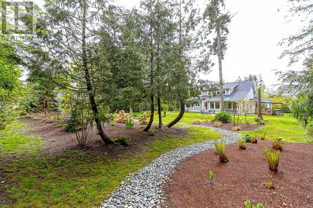 830 Clayton Rd, House detached with 4 bedrooms, 3 bathrooms and 3 parking in North Saanich BC | Image 40