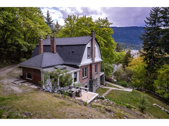 519 Cedar St, House detached with 4 bedrooms, 3 bathrooms and 4 parking in Nelson BC | Image 68