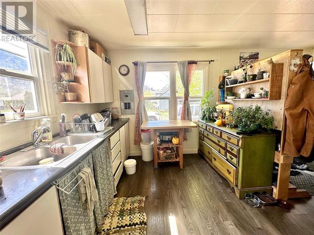 618 6th Ave, House detached with 3 bedrooms, 1 bathrooms and null parking in Keremeos BC | Image 17
