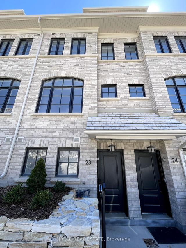 23 - 10 Lunar Cres, Townhouse with 3 bedrooms, 2 bathrooms and 3 parking in Mississauga ON | Image 1