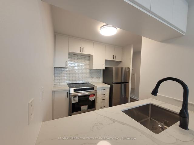 1703 - 285 Mutual St, Condo with 1 bedrooms, 1 bathrooms and 1 parking in Toronto ON | Image 31