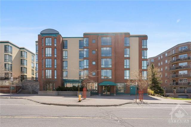 505 - 330 Centrum Blvd, Condo with 3 bedrooms, 2 bathrooms and 1 parking in Ottawa ON | Image 1