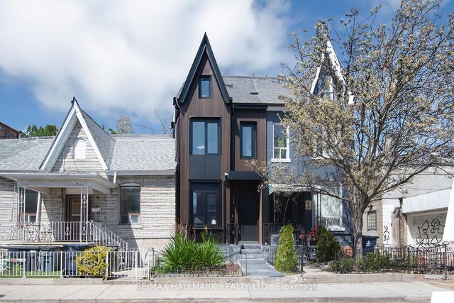 8 Rolyat St, House attached with 4 bedrooms, 5 bathrooms and 1 parking in Toronto ON | Image 1