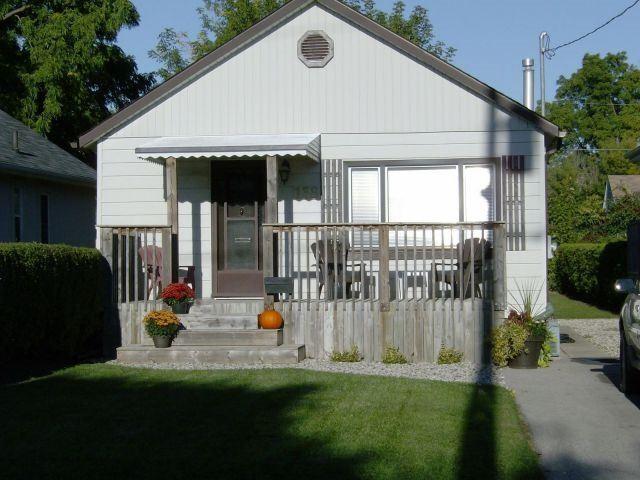 138 Elliott St, House detached with 2 bedrooms, 1 bathrooms and 5 parking in London ON | Image 1