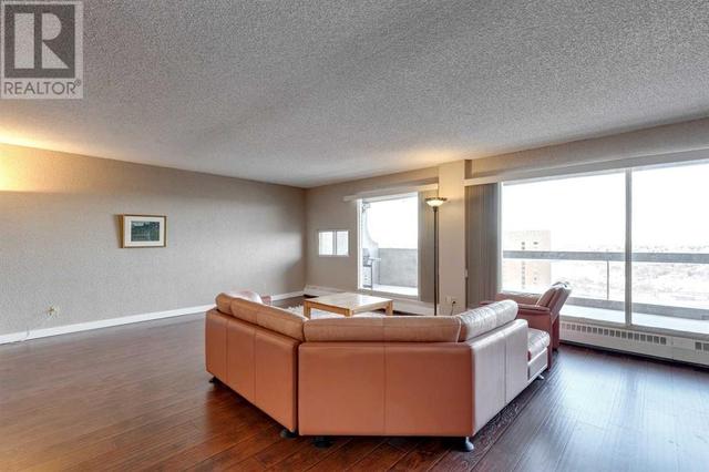 2906 - 221 6 Ave Se, Condo with 2 bedrooms, 1 bathrooms and 2 parking in Calgary AB | Image 14