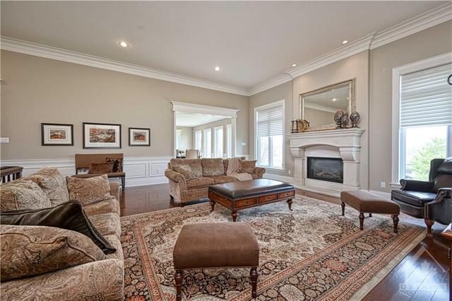 1530 Creagan Court, House detached with 4 bedrooms, 3 bathrooms and 6 parking in Ottawa ON | Image 5