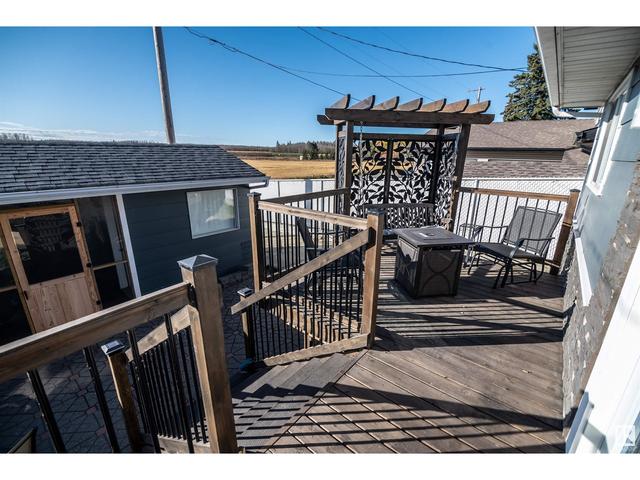 6806 50 Av, House detached with 3 bedrooms, 2 bathrooms and null parking in Val Quentin AB | Image 11
