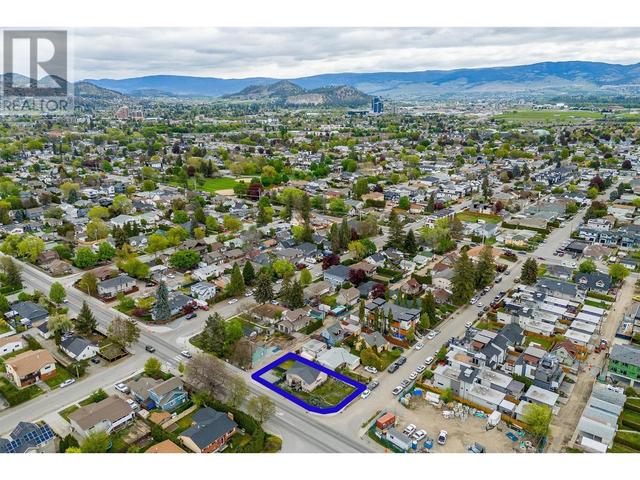 530 Patterson Ave, House detached with 2 bedrooms, 1 bathrooms and 2 parking in Kelowna BC | Image 3