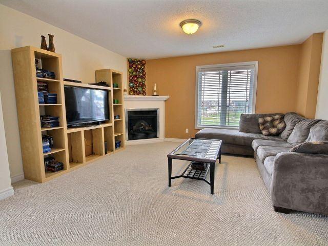 814 Lakeridge Dr, Townhouse with 2 bedrooms, 3 bathrooms and 2 parking in Ottawa ON | Image 11